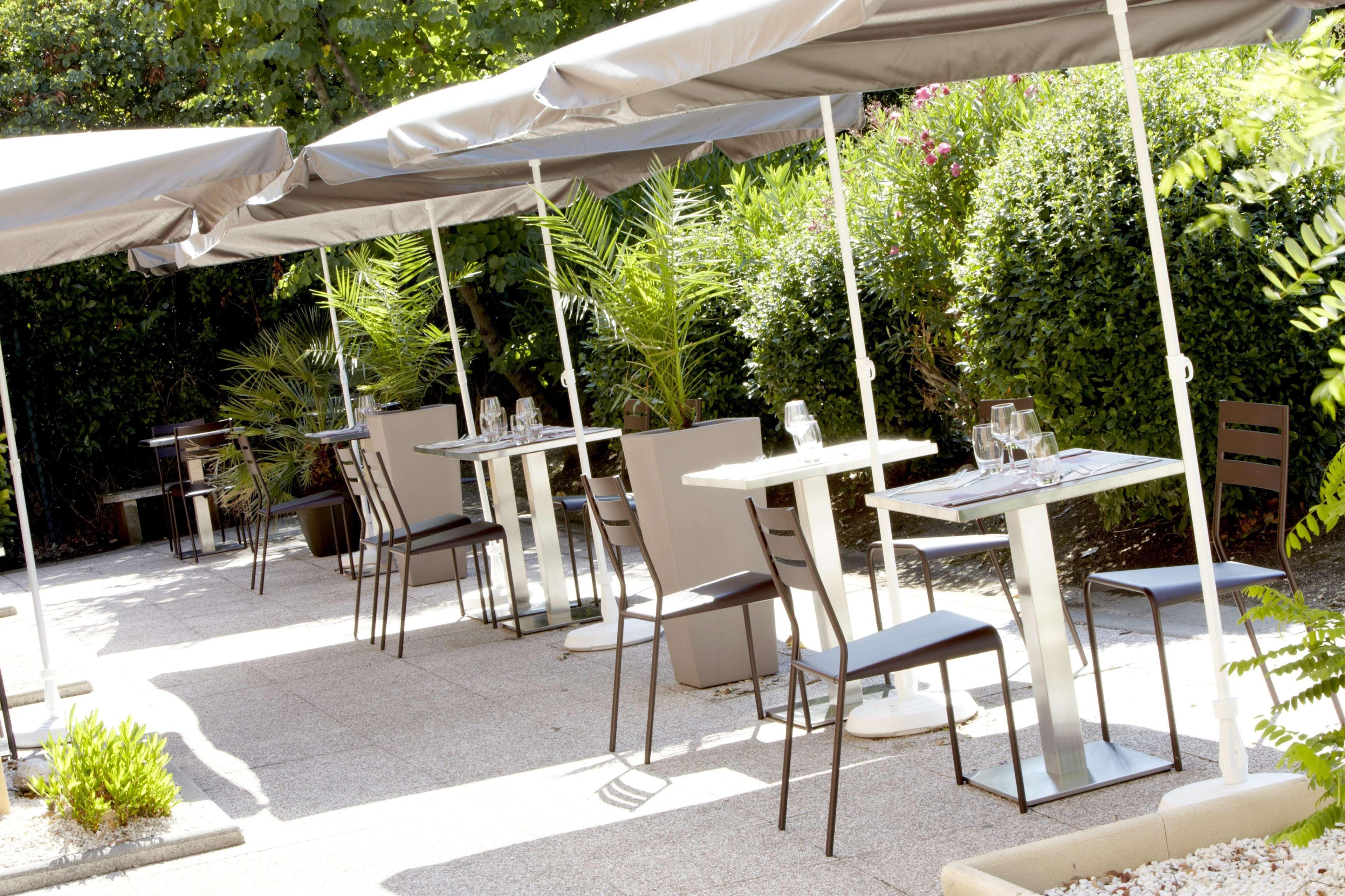 Kyriad Direct Marseille Est La Valentine La Penne-sur-Huveaune Ресторан фото