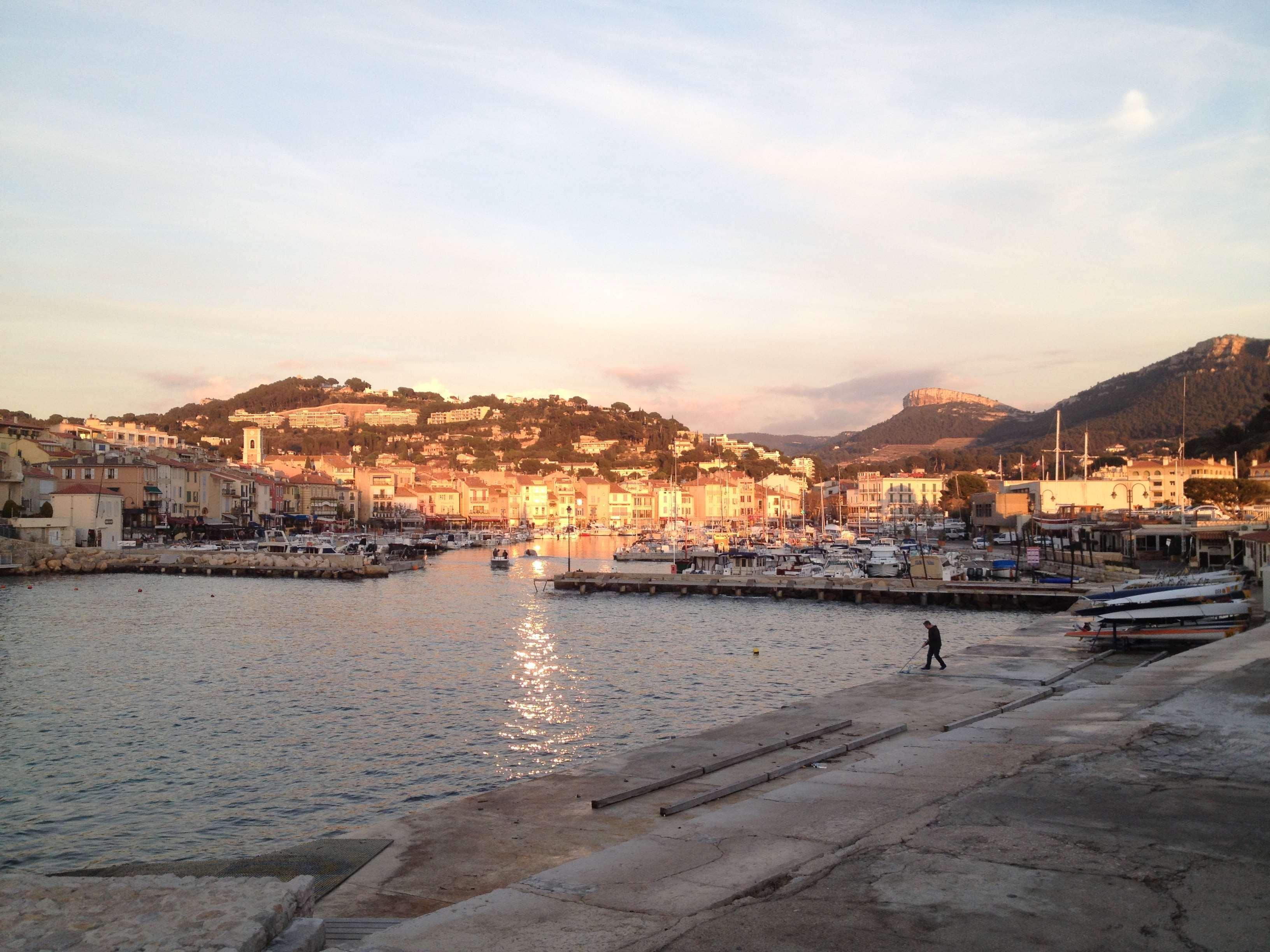 Kyriad Direct Marseille Est La Valentine La Penne-sur-Huveaune Екстер'єр фото