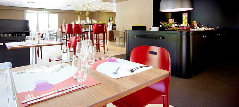 Kyriad Direct Marseille Est La Valentine La Penne-sur-Huveaune Екстер'єр фото