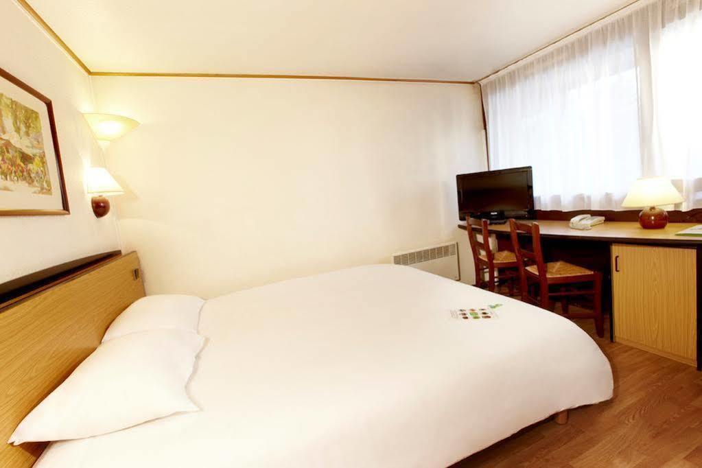 Kyriad Direct Marseille Est La Valentine La Penne-sur-Huveaune Екстер'єр фото